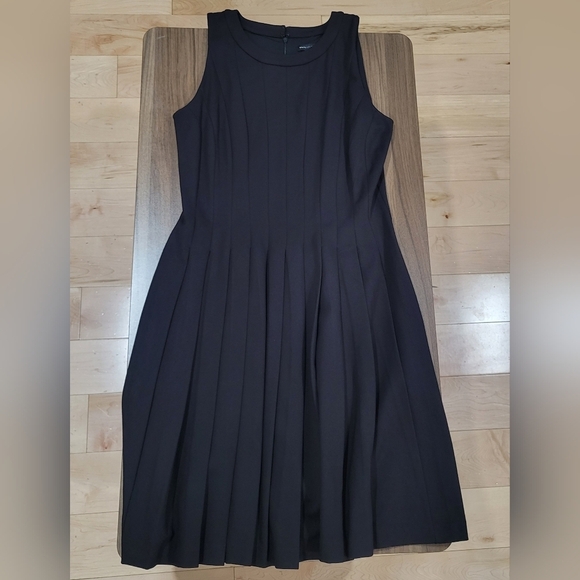WHBM Pleated Sleeveless Black Midi Dress Size 12 - Picture 12 of 12